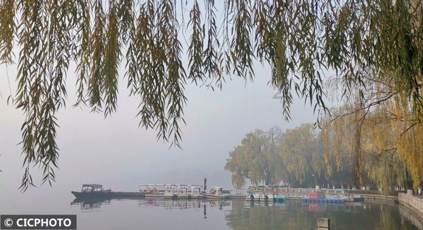逃离无人的学校